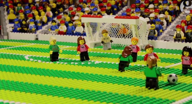 Ce jeune anglais de dix ans reproduit des stades en Lego: le résultat est  PRODIGIEUX (photos et vidéos)
